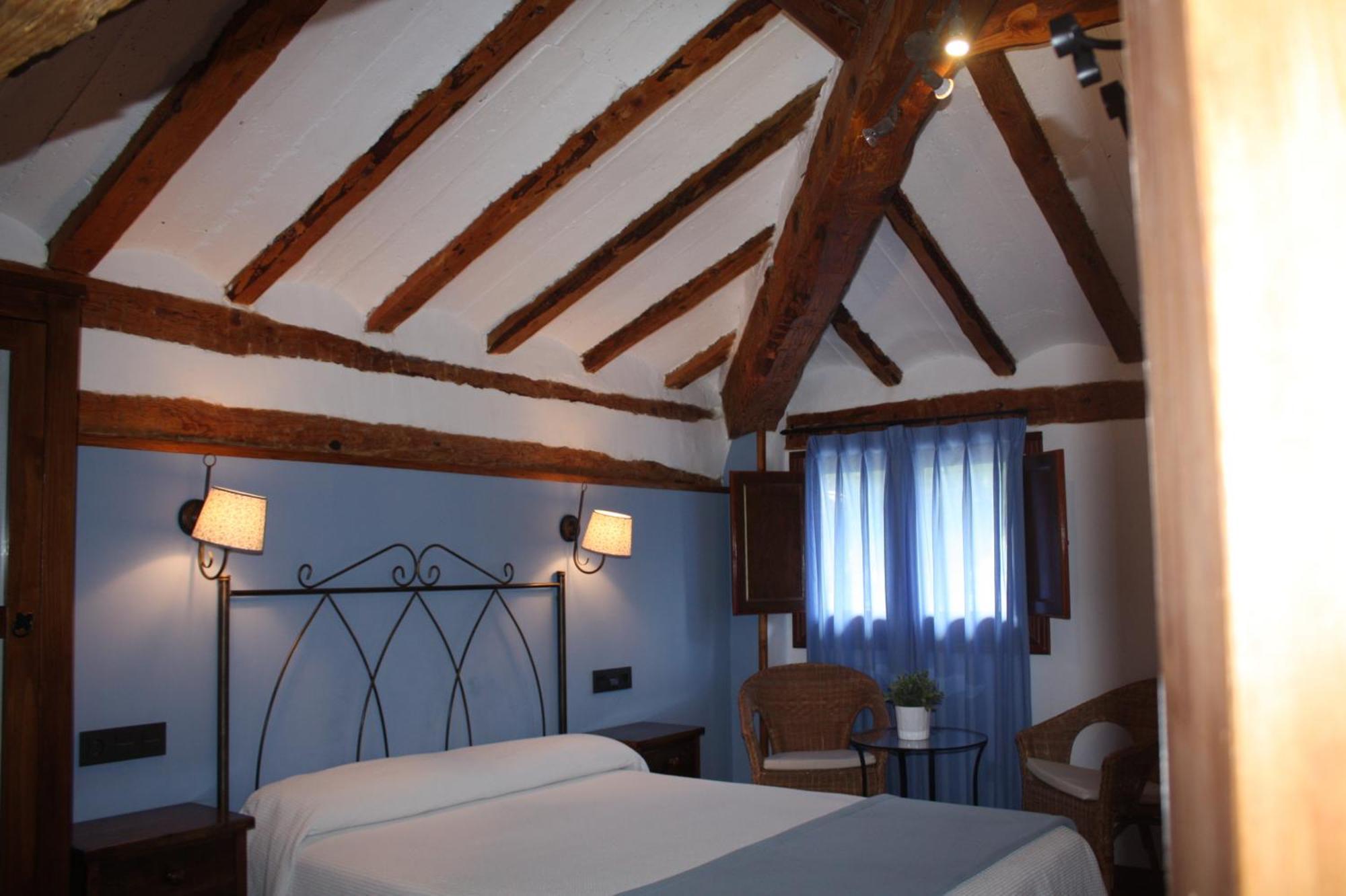 Hotel Meson Del Gallo Альбаррасин Номер фото